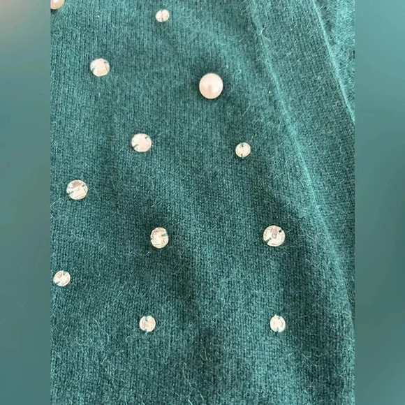 100% Cashmere Cardigan With Diamonds and Pearls - Picture 4 of 9